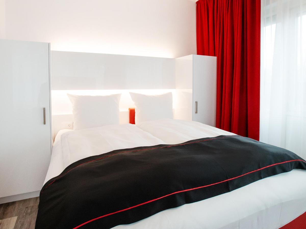 ดอร์เมโร โฮเทล ฮันโนเฟอร์-ลังเงนฮาเกินแอร์พอร์ต Hotel Langenhagen  ภายนอก รูปภาพ