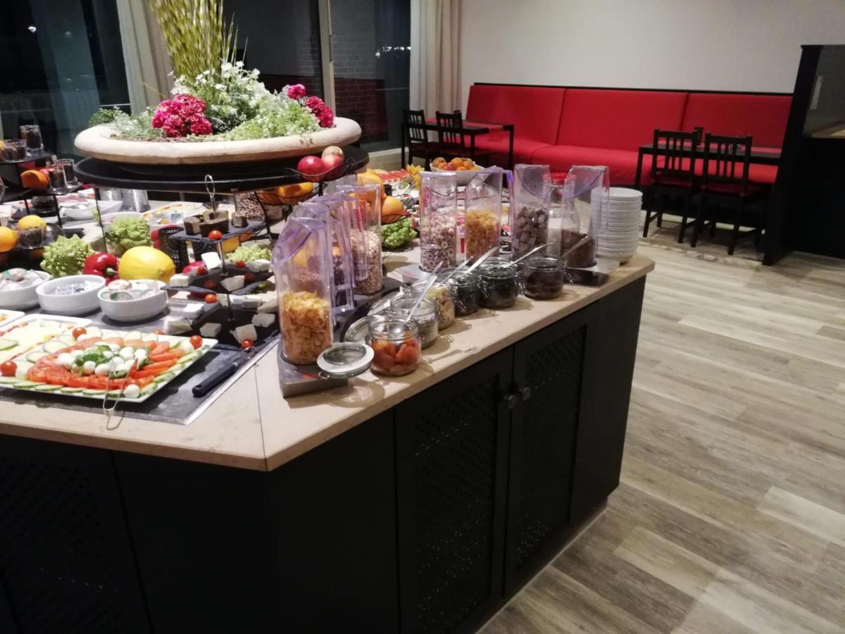 ดอร์เมโร โฮเทล ฮันโนเฟอร์-ลังเงนฮาเกินแอร์พอร์ต Hotel Langenhagen  ภายนอก รูปภาพ