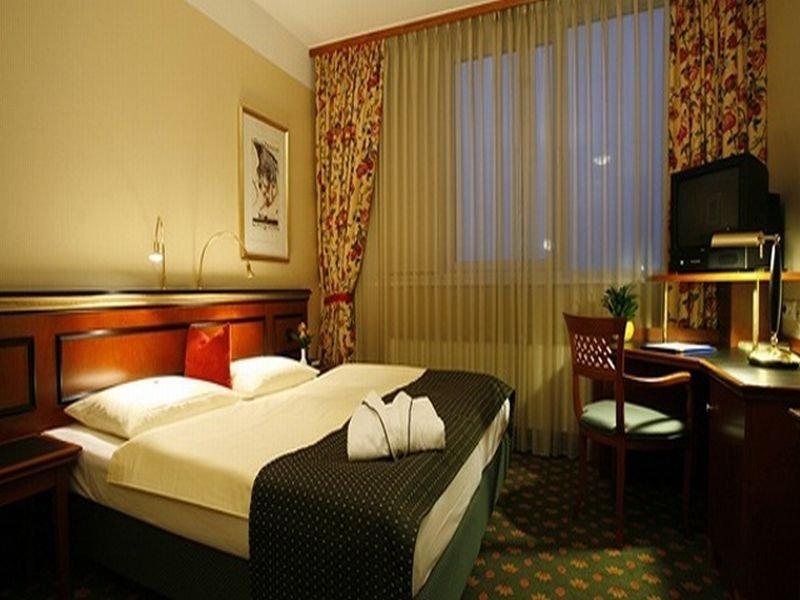ดอร์เมโร โฮเทล ฮันโนเฟอร์-ลังเงนฮาเกินแอร์พอร์ต Hotel Langenhagen  ห้อง รูปภาพ