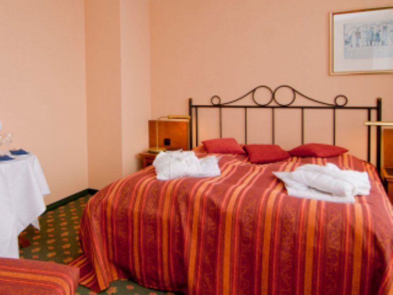 ดอร์เมโร โฮเทล ฮันโนเฟอร์-ลังเงนฮาเกินแอร์พอร์ต Hotel Langenhagen  ภายนอก รูปภาพ