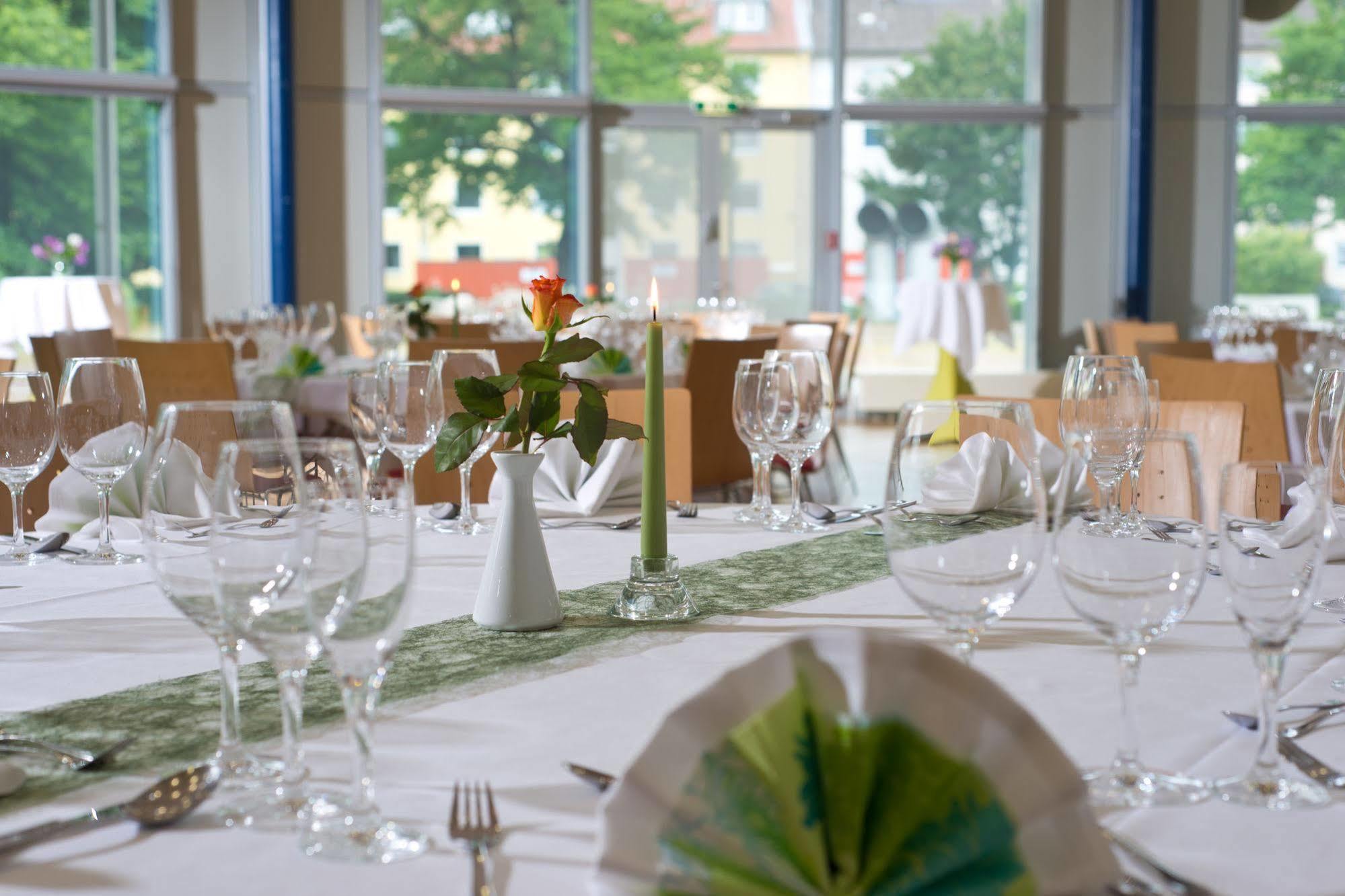 ดอร์เมโร โฮเทล ฮันโนเฟอร์-ลังเงนฮาเกินแอร์พอร์ต Hotel Langenhagen  ภายนอก รูปภาพ