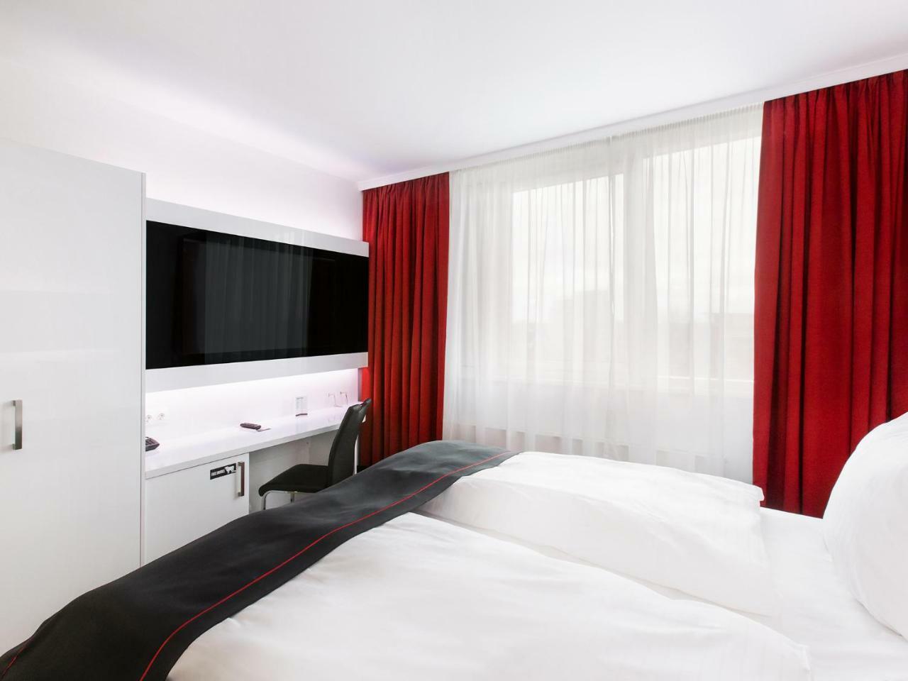ดอร์เมโร โฮเทล ฮันโนเฟอร์-ลังเงนฮาเกินแอร์พอร์ต Hotel Langenhagen  ภายนอก รูปภาพ