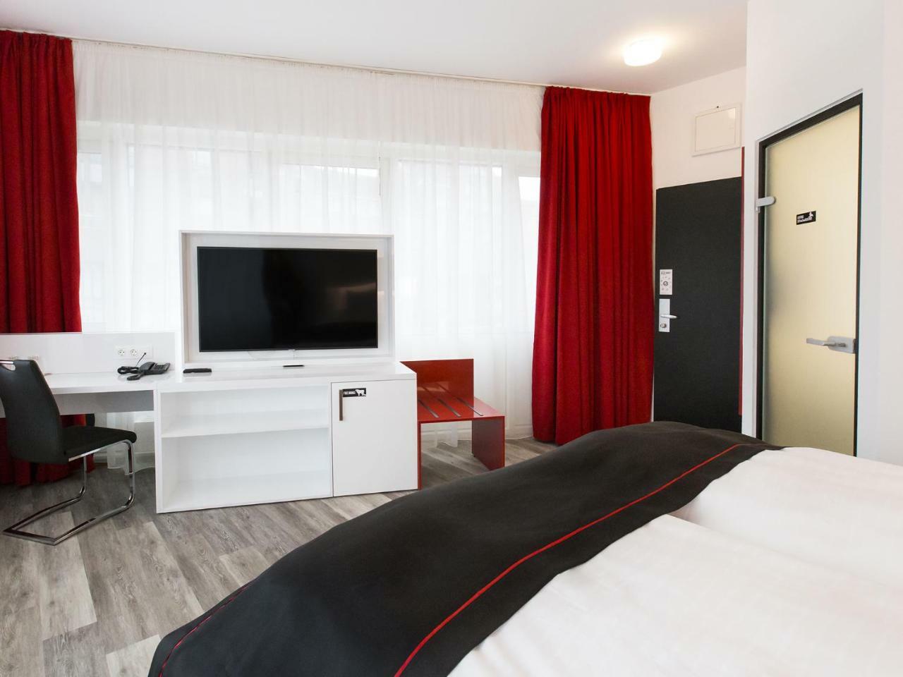 ดอร์เมโร โฮเทล ฮันโนเฟอร์-ลังเงนฮาเกินแอร์พอร์ต Hotel Langenhagen  ภายนอก รูปภาพ