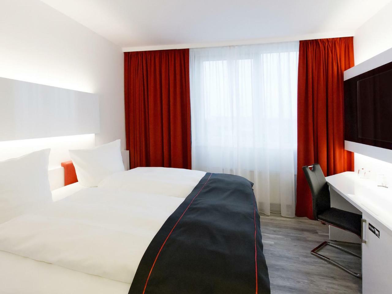ดอร์เมโร โฮเทล ฮันโนเฟอร์-ลังเงนฮาเกินแอร์พอร์ต Hotel Langenhagen  ภายนอก รูปภาพ